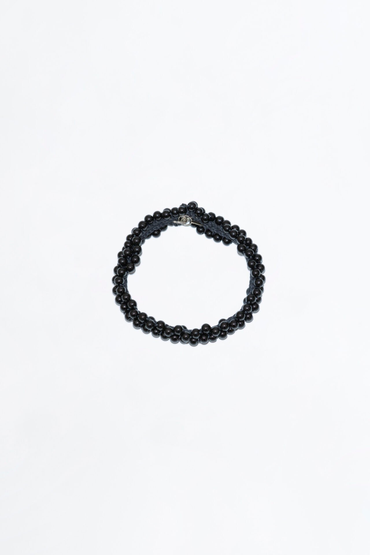 Gargantilla Colero tejida a mano con cordón de algodón encerado y cuentas de vidrio