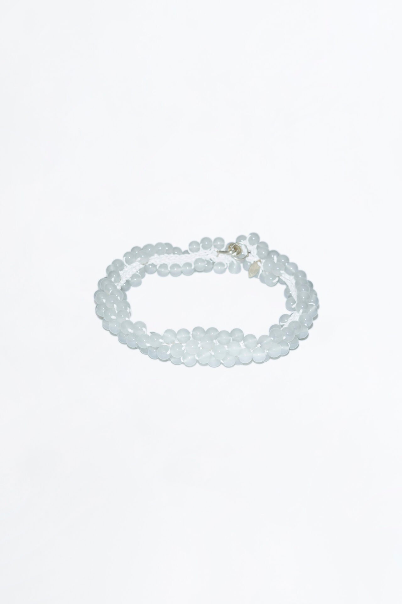 Gargantilla Colero tejida a mano con cordón de algodón encerado y cuentas de vidrio